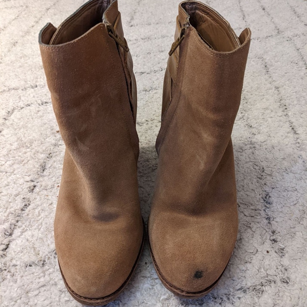 Gianni Bini heeled booties!